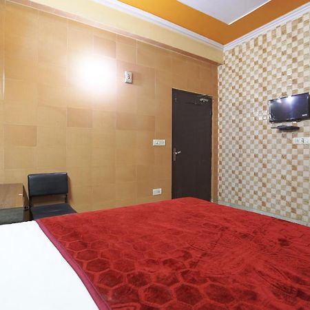 Spot On 43436 Hotel Mannat Spot Murádábád Kültér fotó