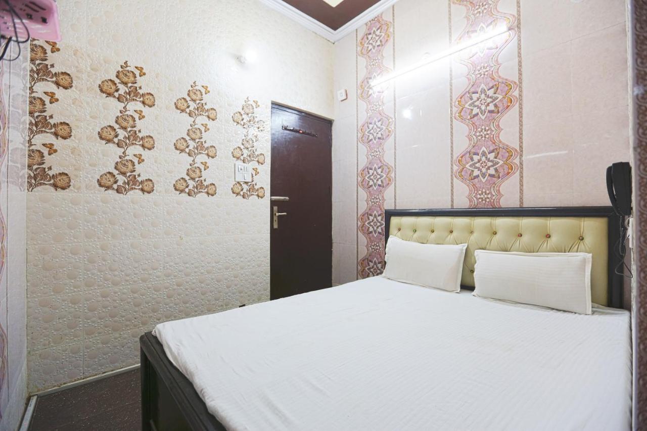 Spot On 43436 Hotel Mannat Spot Murádábád Kültér fotó