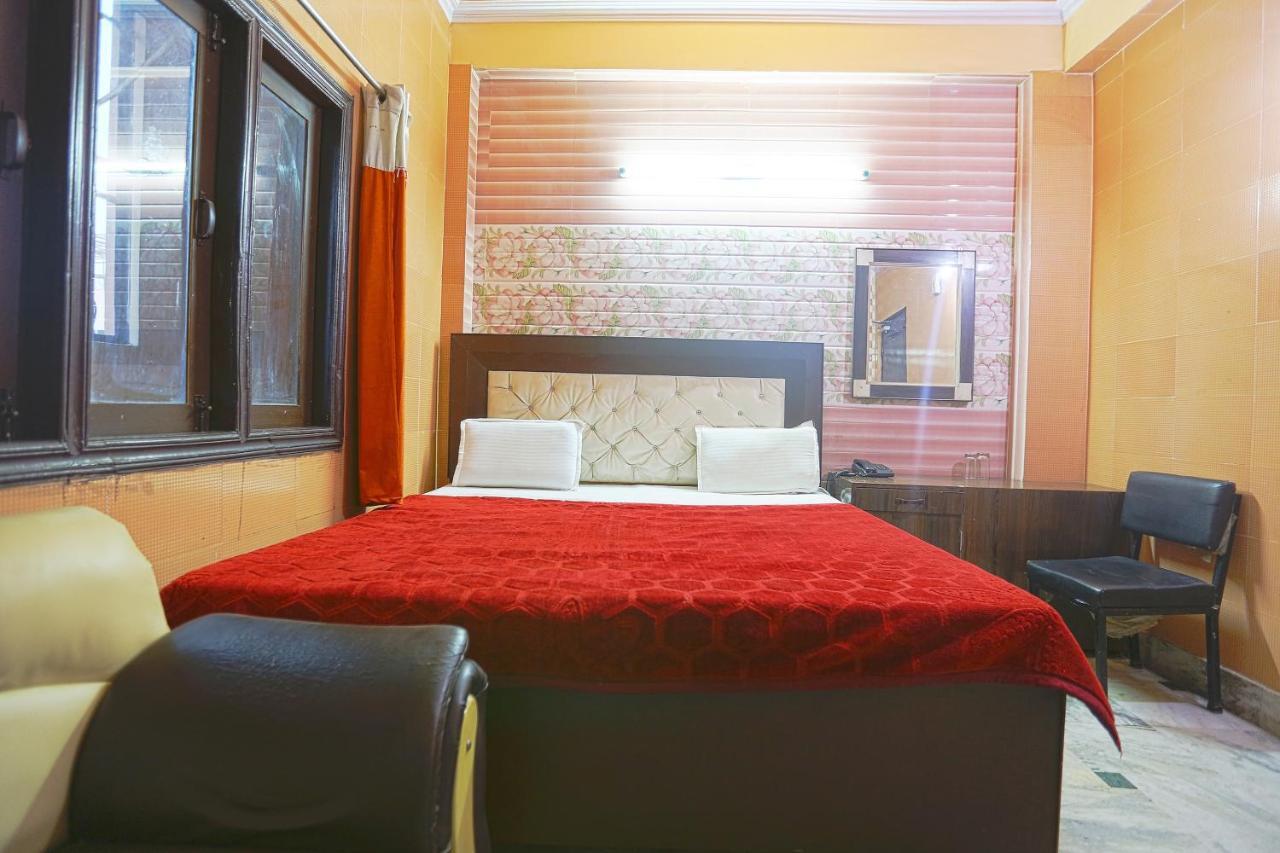 Spot On 43436 Hotel Mannat Spot Murádábád Kültér fotó