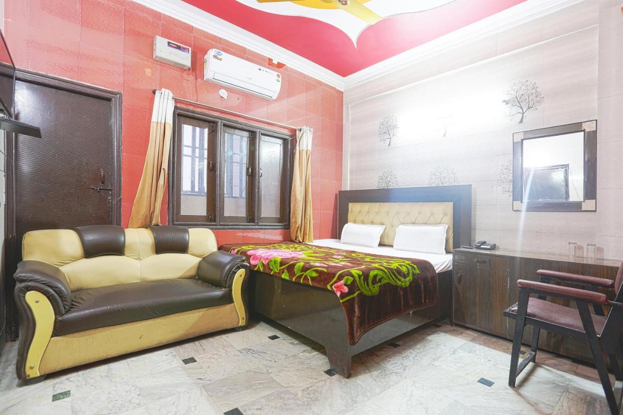 Spot On 43436 Hotel Mannat Spot Murádábád Kültér fotó
