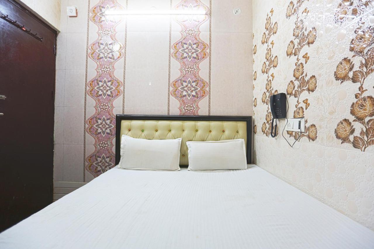 Spot On 43436 Hotel Mannat Spot Murádábád Kültér fotó