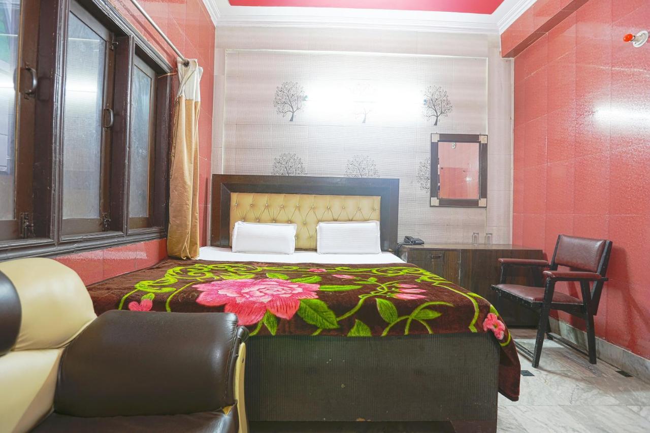 Spot On 43436 Hotel Mannat Spot Murádábád Kültér fotó