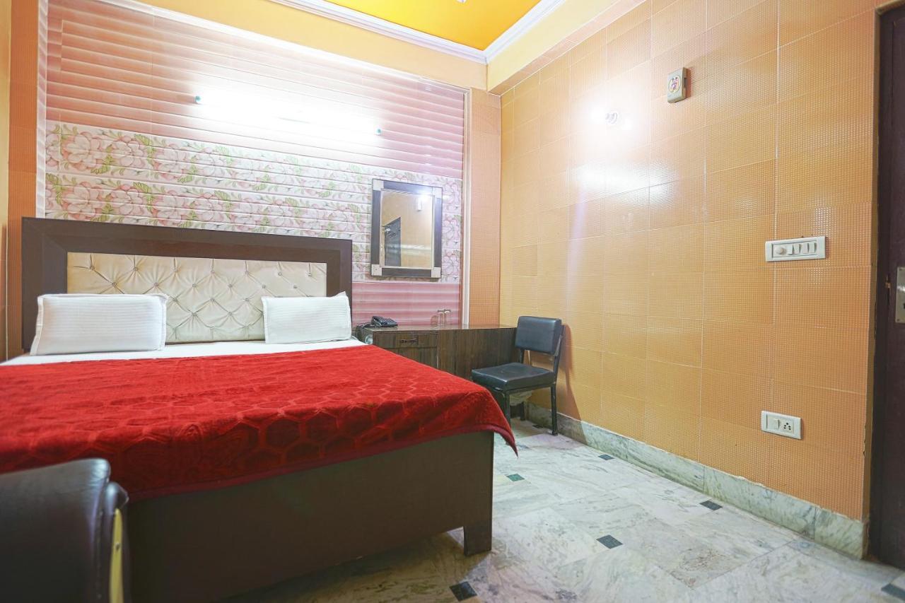 Spot On 43436 Hotel Mannat Spot Murádábád Kültér fotó