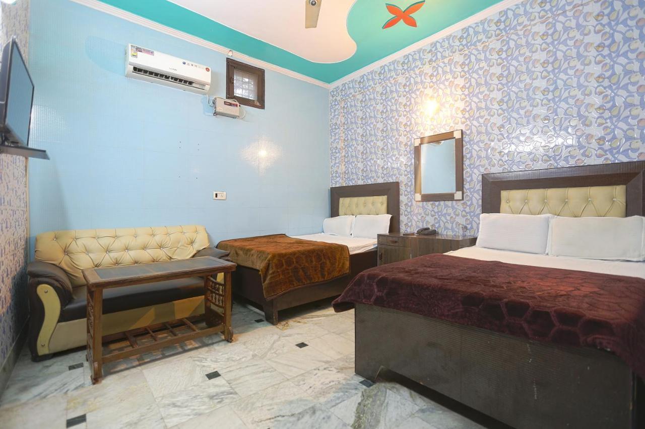Spot On 43436 Hotel Mannat Spot Murádábád Kültér fotó